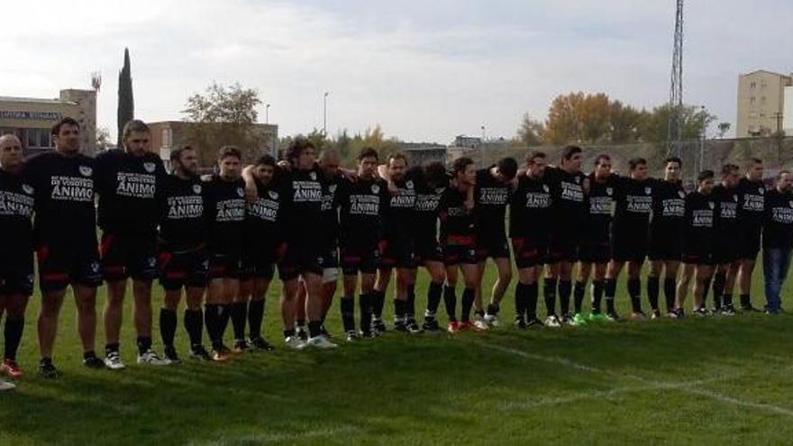 El equipo zamorano saltó al campo con camisetas de ánimo a dos compañeros lesionados