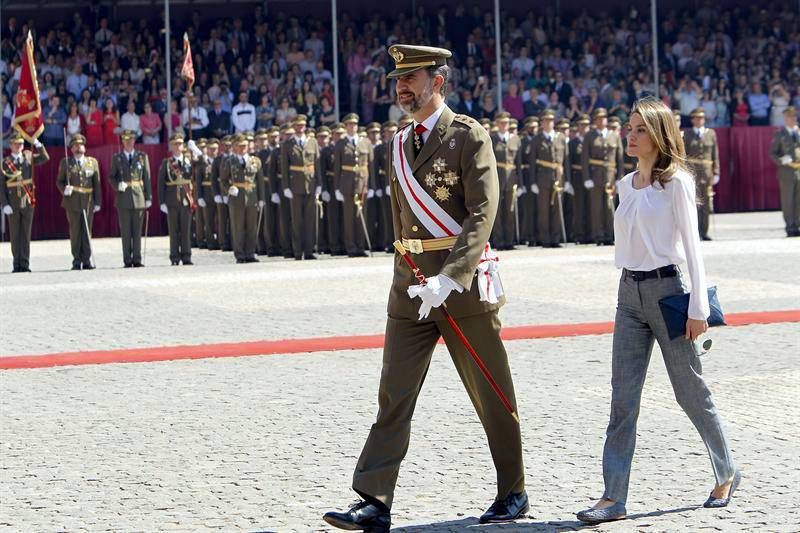 Fotogalería: Príncipes entregando despachos a oficiales en Zaragoza