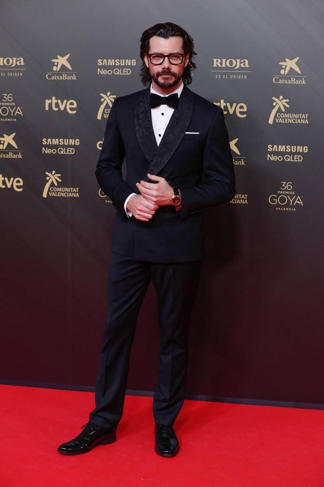 Álvaro Morte en los Premios Goya