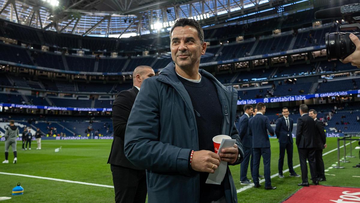 Míchel acaba d'arribar al Bernabéu.