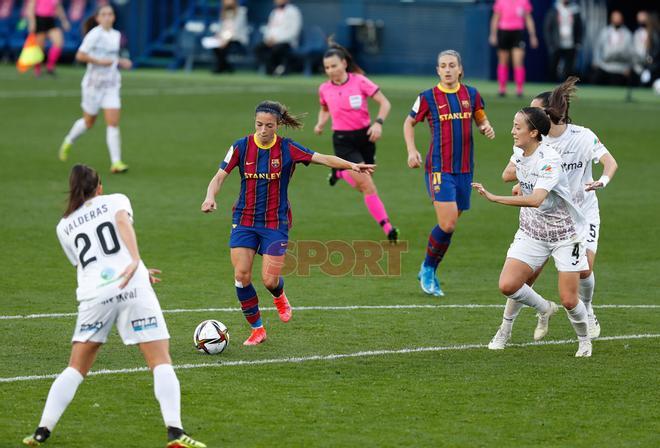 Aitana Bonmatí durante la final de la Copa de la Reina 2021 entre el FC Barcelona y el EDF Logroño disputado en el estadio La Rosaleda.