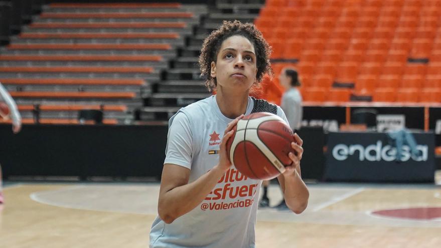 Cierra Burdick aterriza en un equipo top de la Euroliga