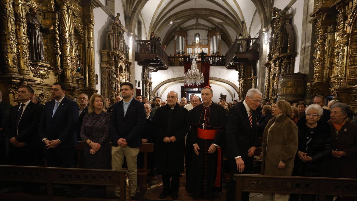 El cardenal Artime regresa a Luanco para una cita especial con el Cristo del Socorro: "Esta fiesta es mucho más profunda que algo solo folclórico y ritual"