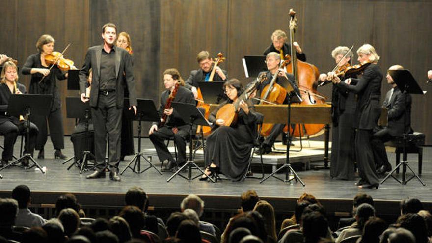 La Orquesta Barroca de Friburgo y el contratenor Philippe Jarousky, en el Teatro Colón. / Víctor Echave