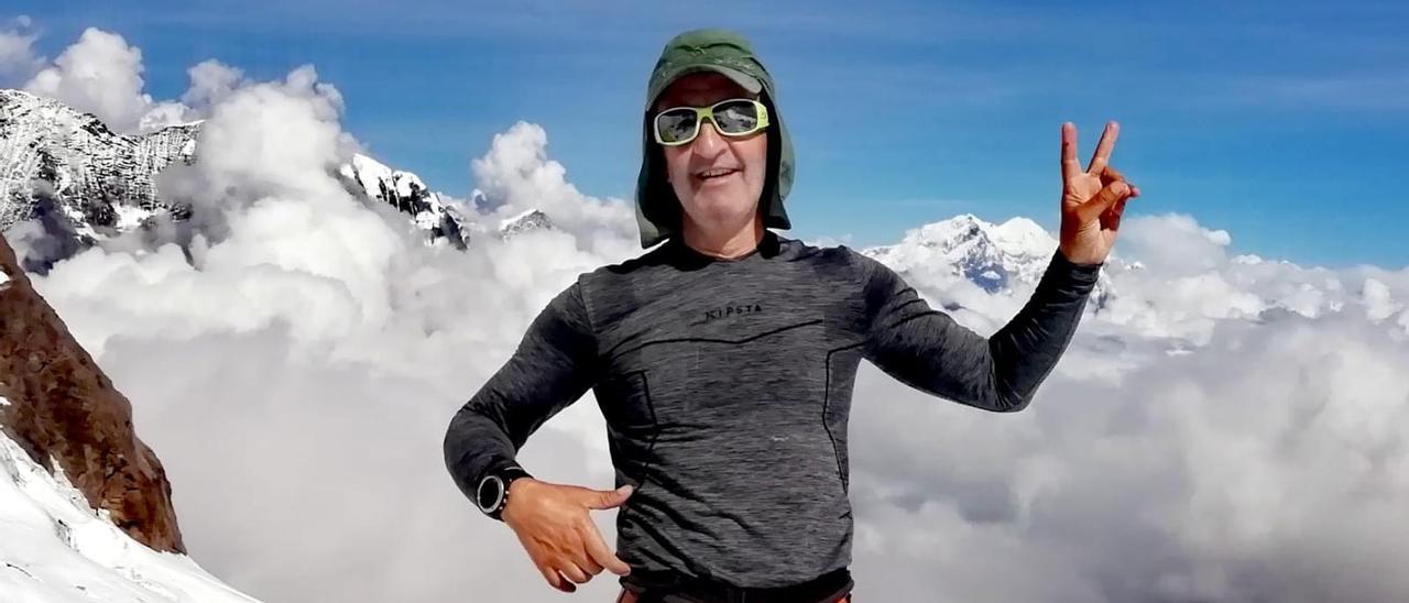 Roberto López, en las faldas del Manaslu