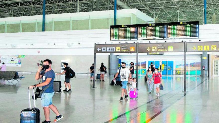 Los empresarios y el Cabildo rechazan el cambio de nombre del aeropuerto