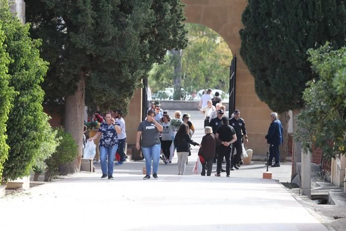 Día de Todos los Santos en el cementerio de Lorca