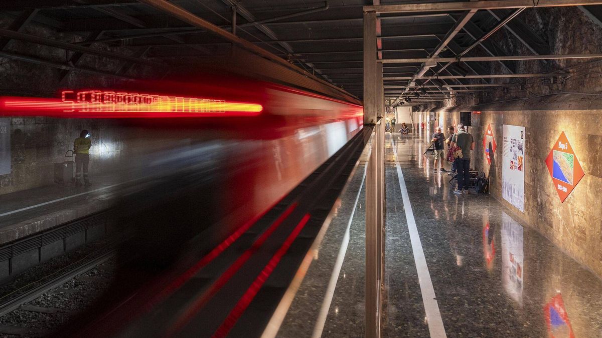 FOTOS | Así es la estación fantasma de Gaudí: "Nunca entró en funcionamiento, no la encontraréis en los mapas"