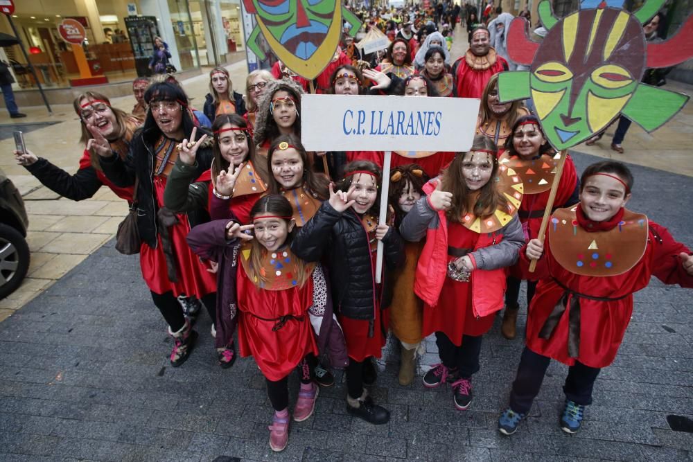 Tradicional desfile de los Escolinos Antroxaos.