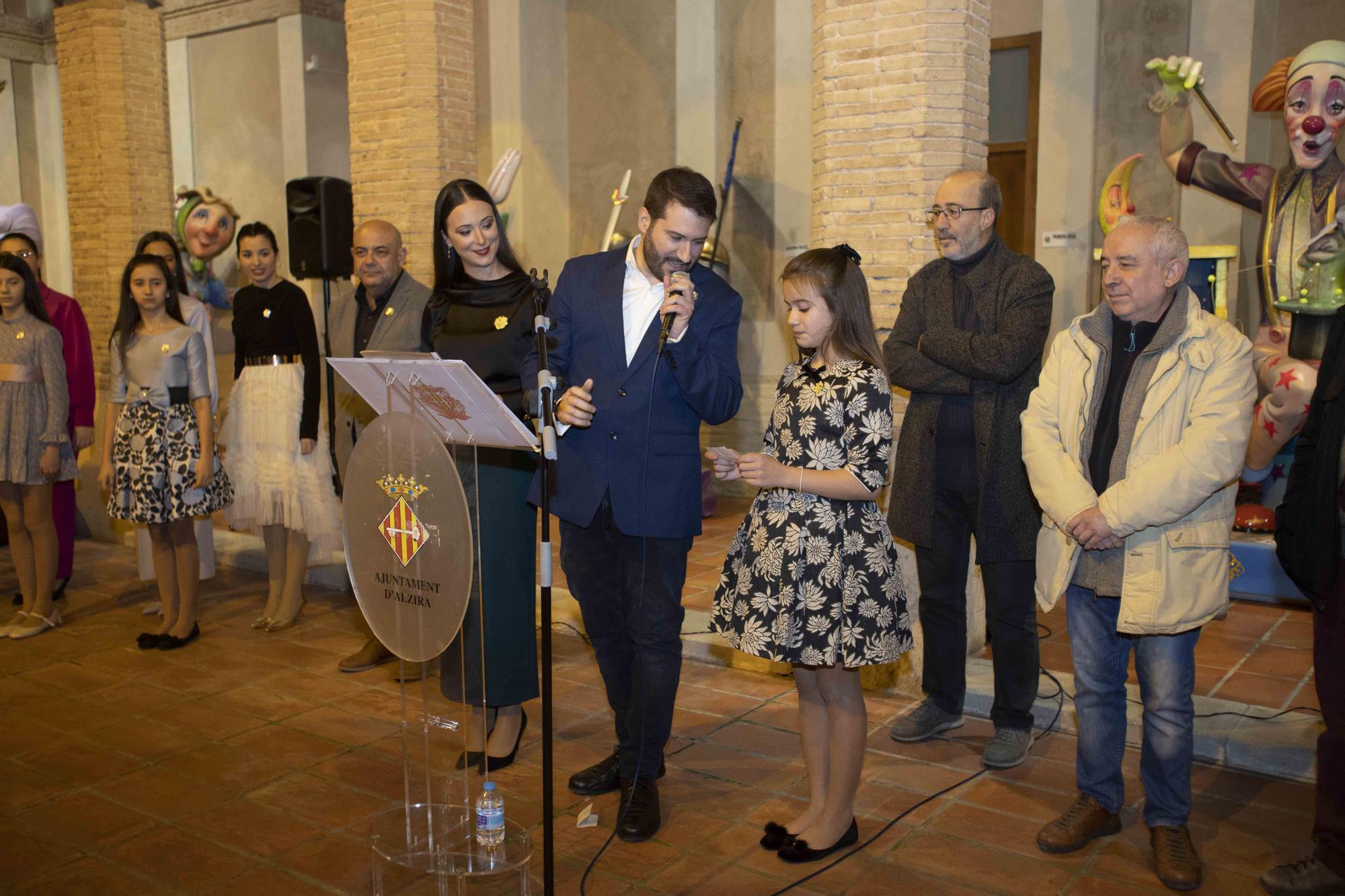 Alzira otorga los premios a los mejores "ninots"