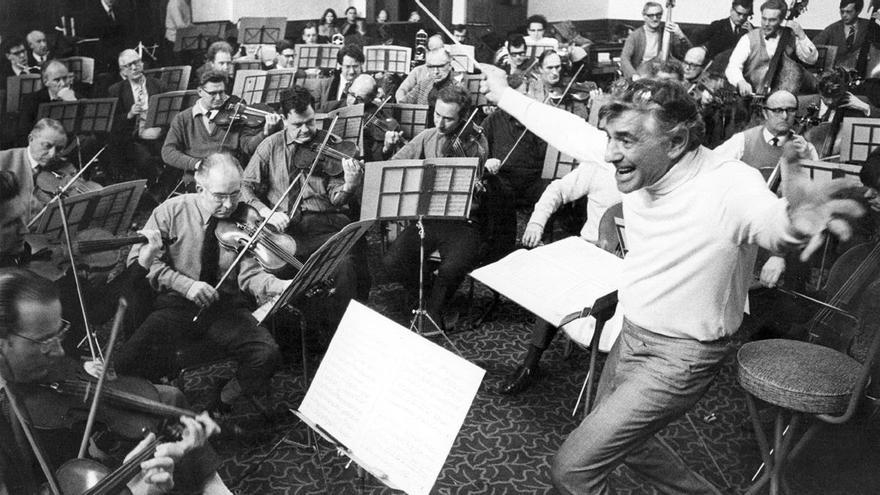 El mundo recuerda a Leonard Bernstein, la estrella pop de la música clásica