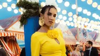 India Martínez triunfa en la Feria de Sevilla vestida de flamenca