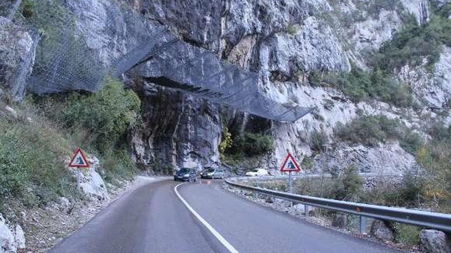 Carretera del desfiladero de La Hermida.