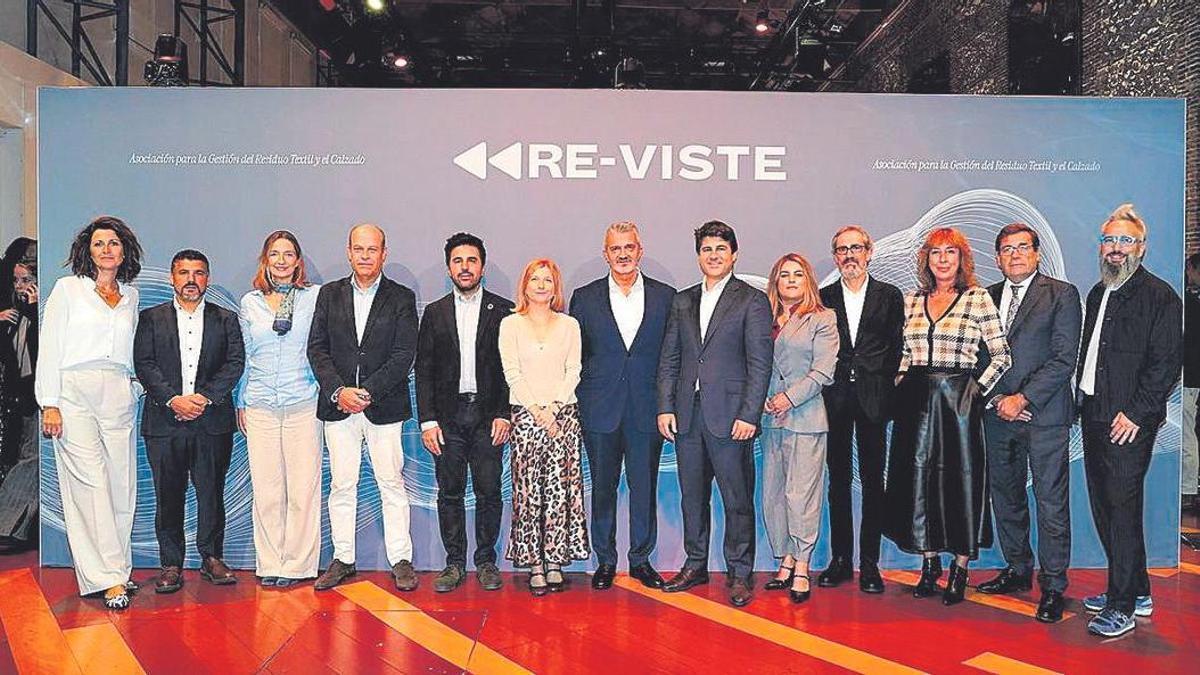 Inditex y sus aliados en recogida textil estrenarán el servicio en 6 municipios.