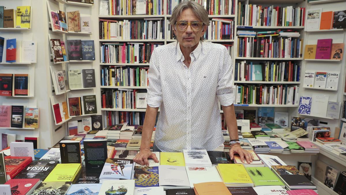 El escritor Juan Tallón, autor de 'Mil cosas'.