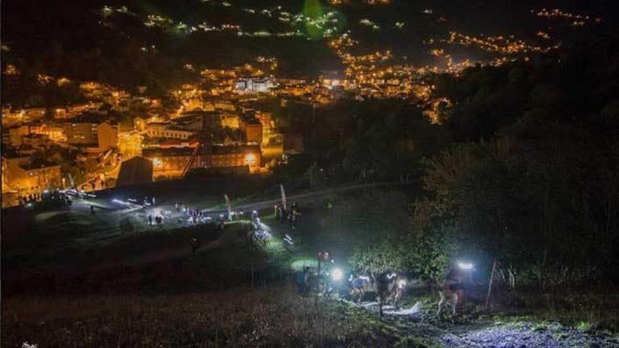 Participantes en la carrera nocturna celebrada el año pasado.