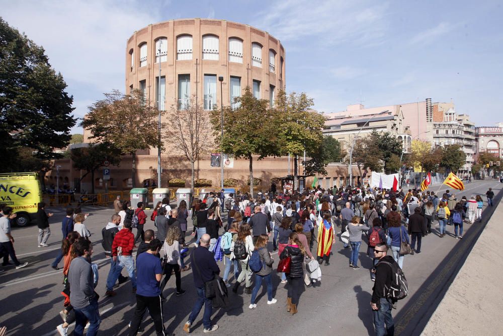 Un miler d'estudiants demanen l'alliberament dels «presos polítics» a Girona