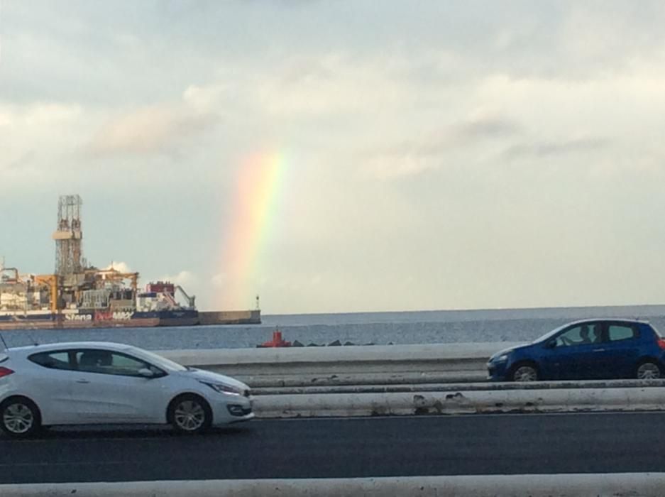 Lluvia y arco iris en la capital grancanaria (30/03/2016)