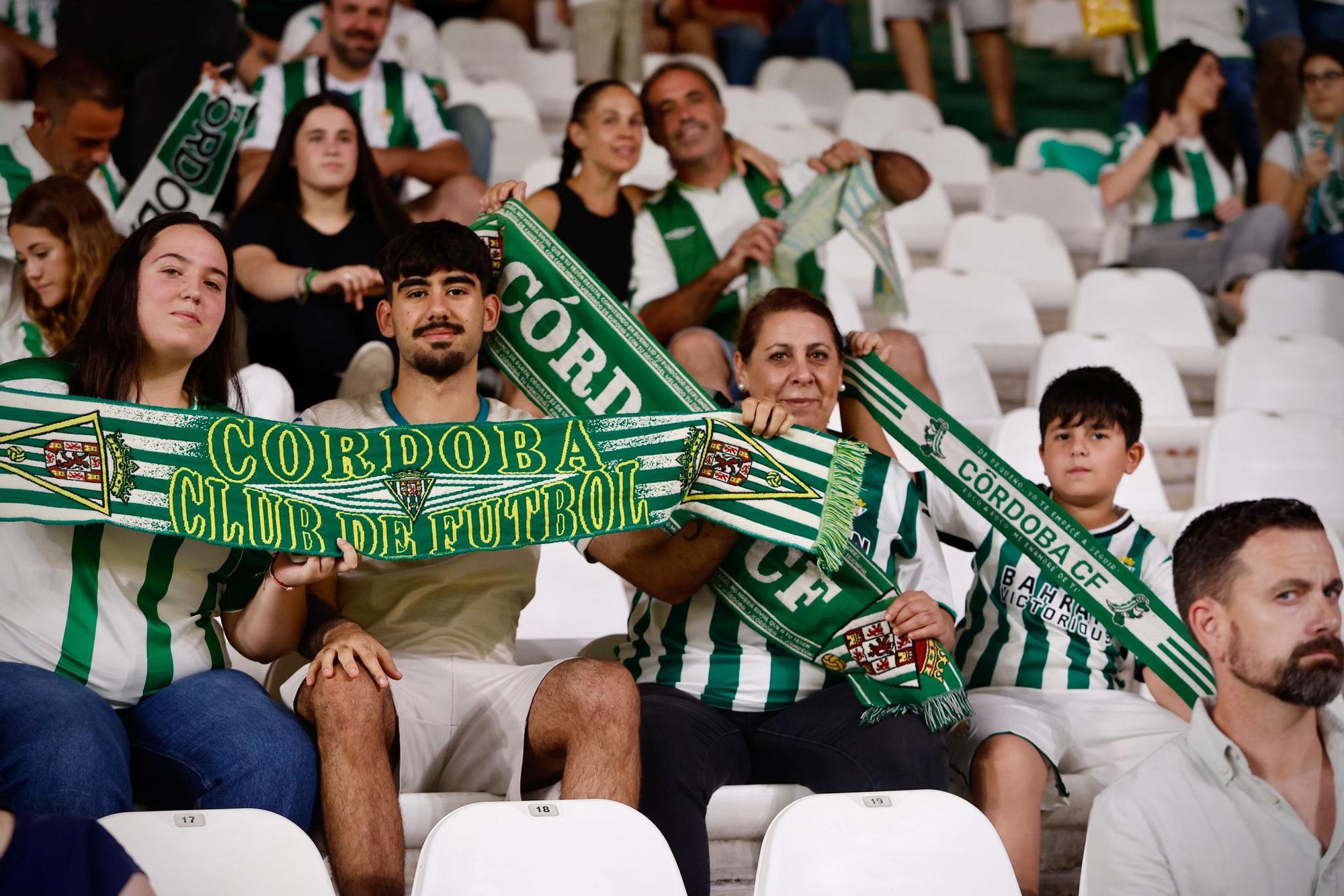 Córdoba CF-Cultural Leonesa | Las imágenes de la afición en El Arcángel