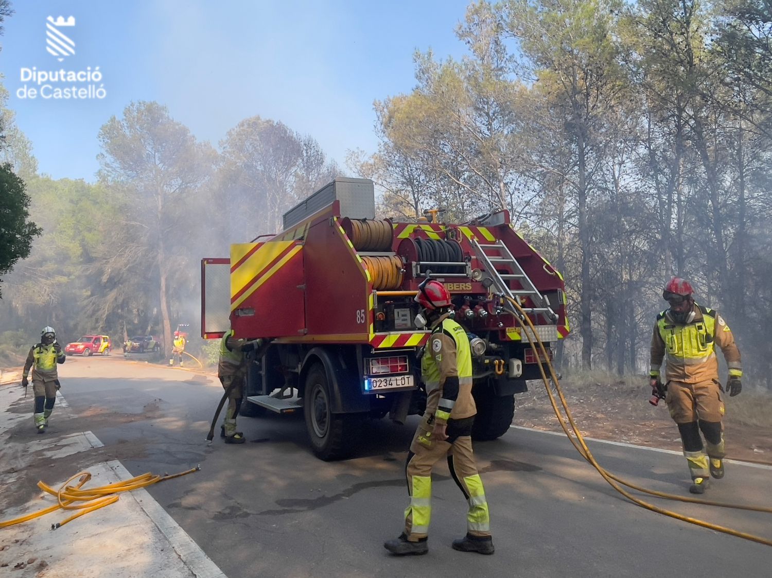 Lucha contra el incendio en el pantano de Sitjar, en Onda