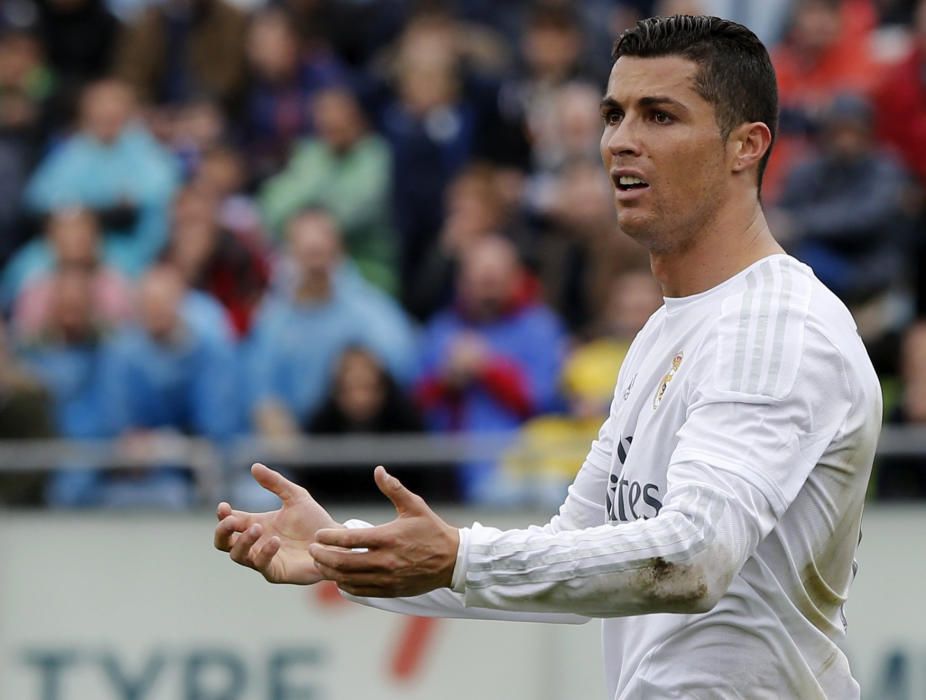 Imágenes del partido entre Getafe y Real Madrid en el Coliseum.