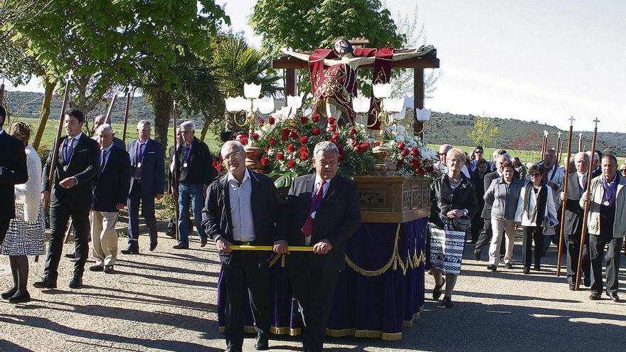 Perilla de Castro honra al Cristo de los Mártires