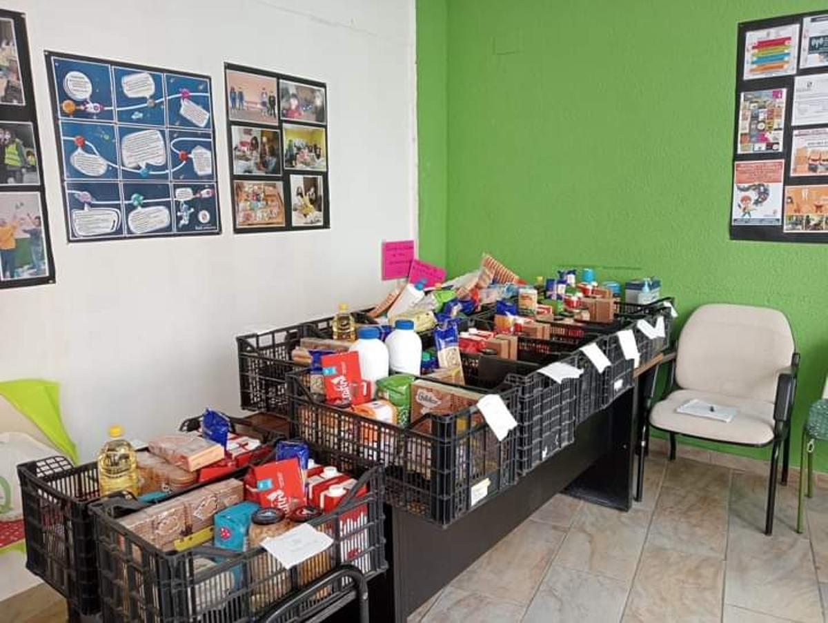 Lotes de comida preparados en la sede de la Red para repartirlo entre las familias necesitadas.