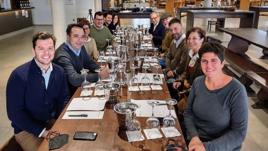 La cata reunió a distintos expertos en vinos