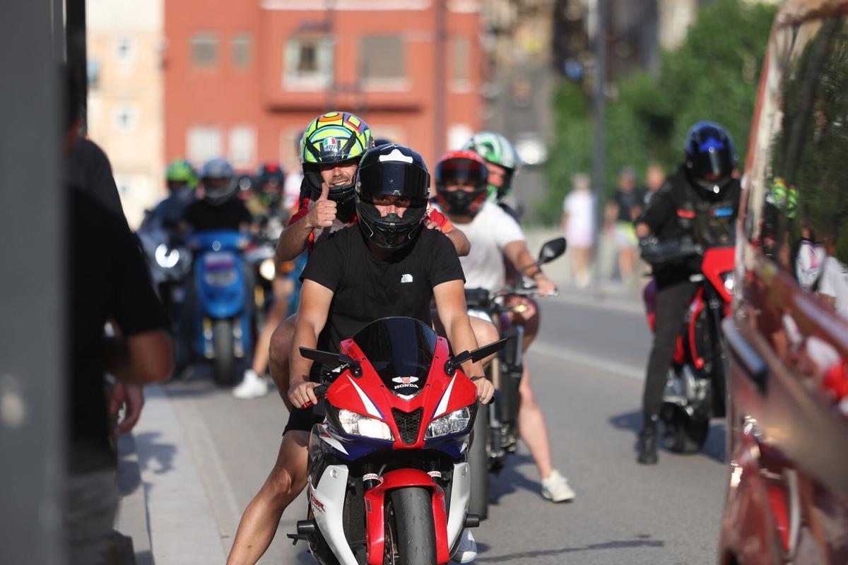 En imágenes | Alcañiz resuena con el ruido de las motos en un ambiente de gala