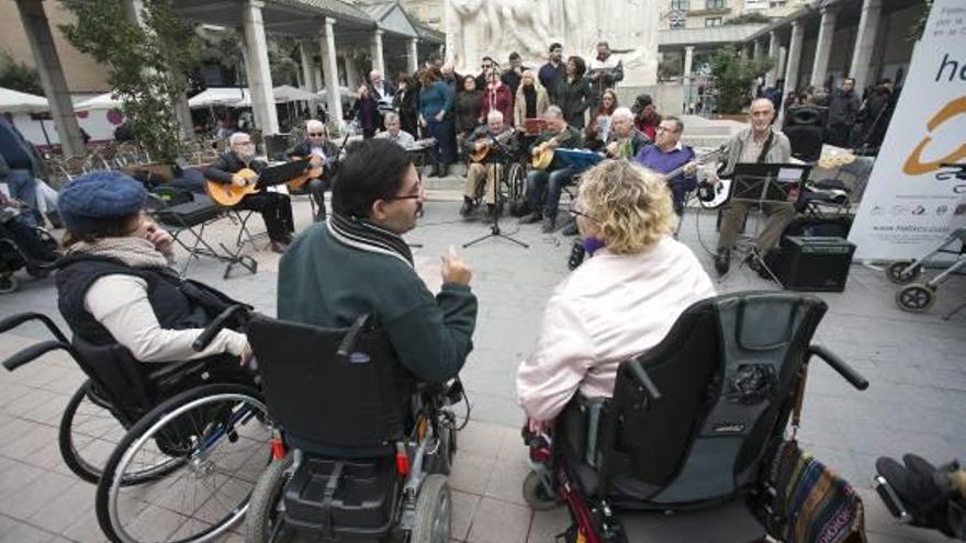 Una jornada solidaria reúne a las asociaciones de atención a la discapacidad