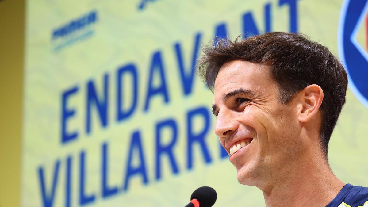 Iñigo Pérez, durante la rueda de prensa previa al Racing de Santander-Villarreal.