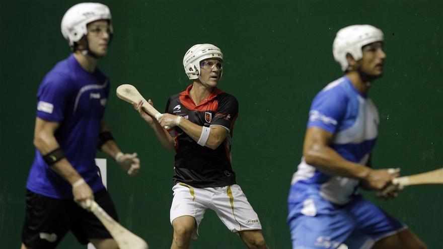 El campeón mundial Emiliano Skufca participa este fin de semana en el I Gran Premio Internacional de Pelota de A Coruña