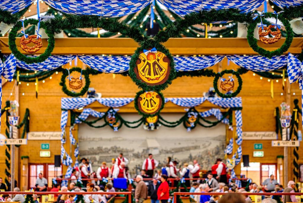 Interior de una de las carpas del Oktoberfest