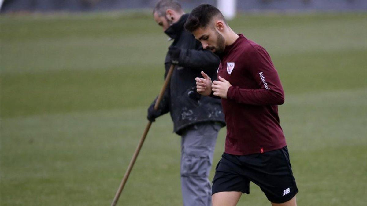 Nolaskoain entrenando con el Athletic