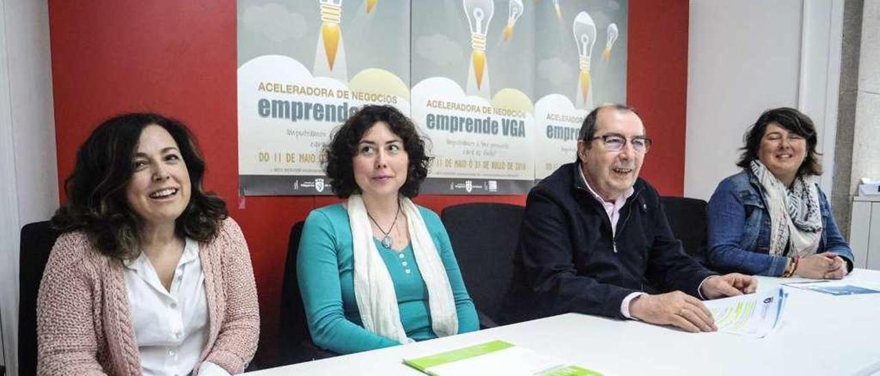 Mar Caramés, Raquel Argibay, Juan Antonio Pérez Callón y Susana Loroño en la presentación de Emprende VGA. // Iñaki Abella