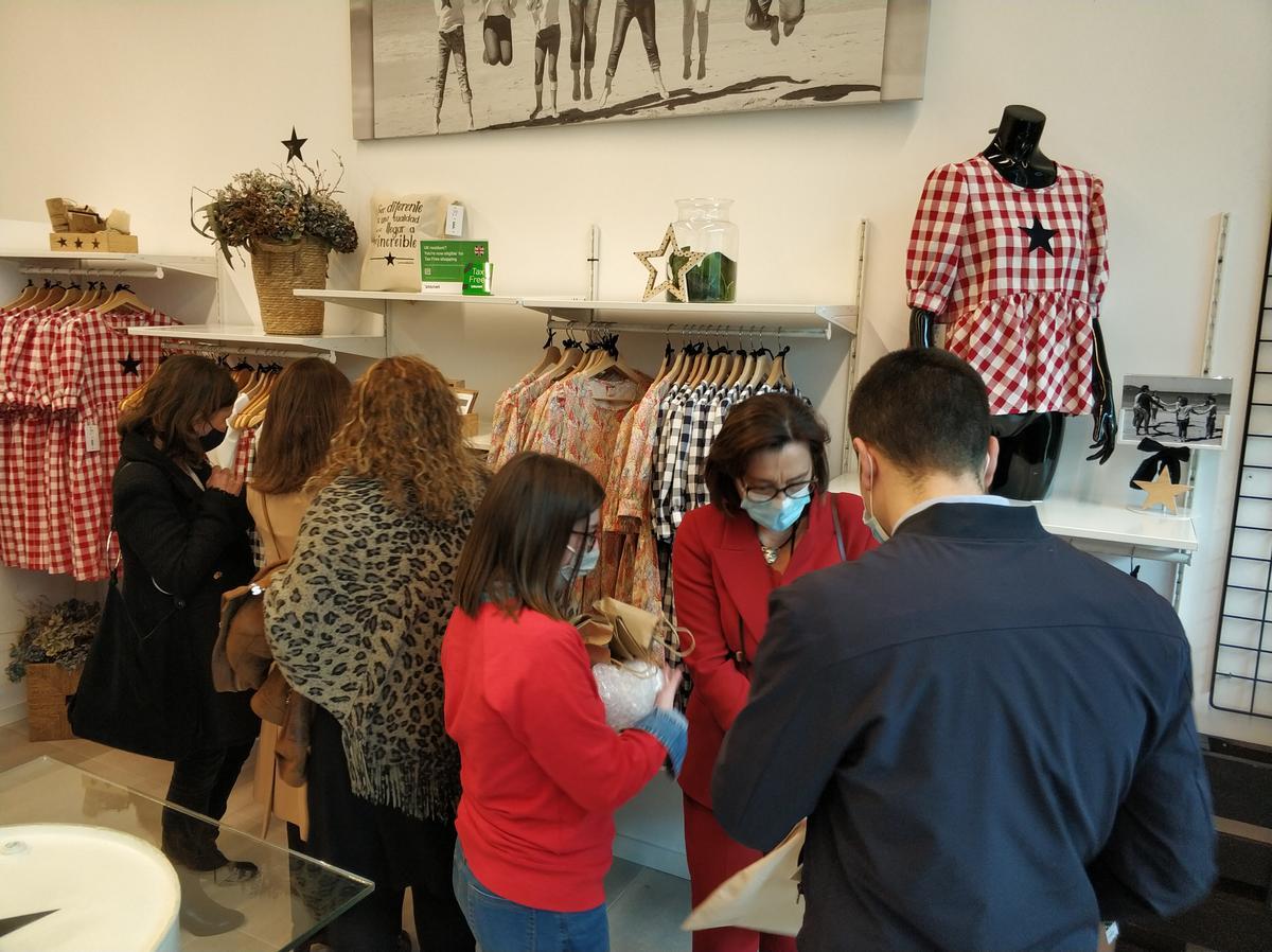 La tienda de Juan María by Lolola en Vialia se llenó ayer de clientes.
