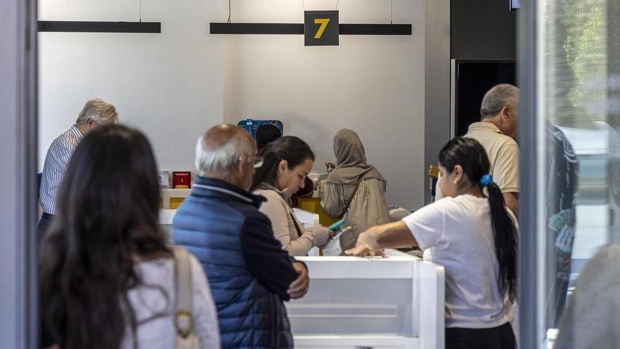 a chocar con Vox y culpa al Gobierno del impacto de la regularización