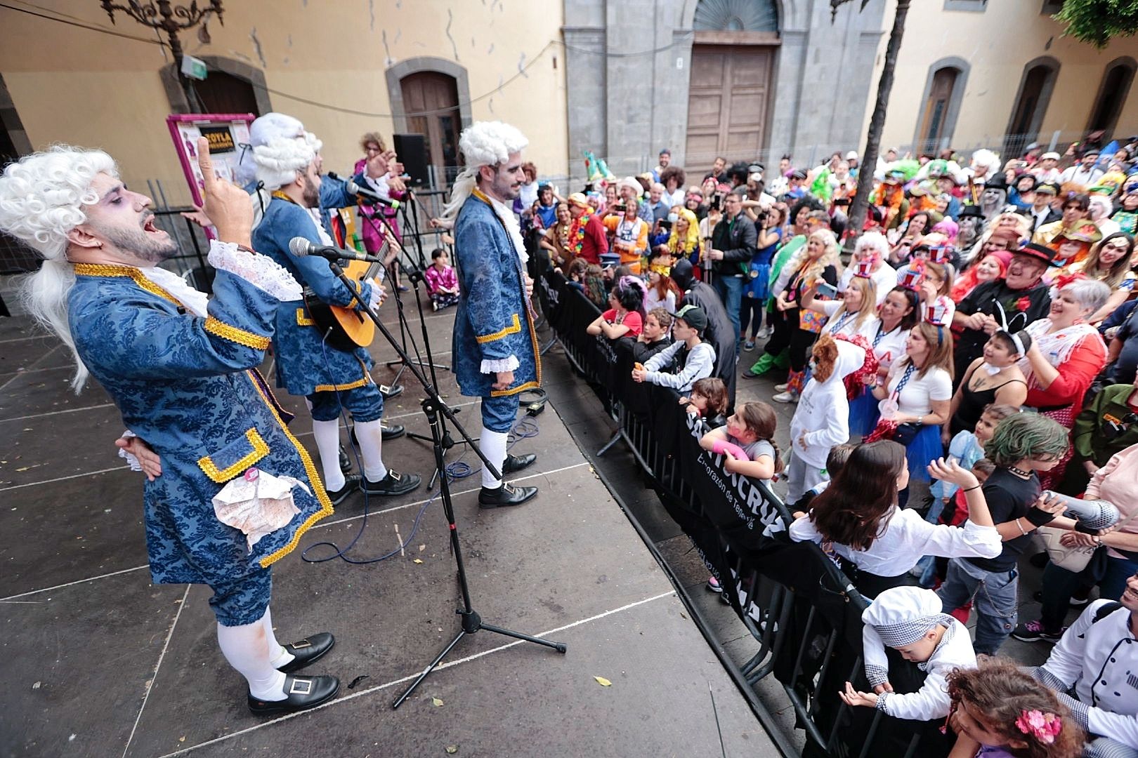 Carnaval de Día de Santa Cruz de Tenerife del Sábado de Piñata