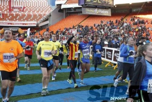 Búscate en la meta de Mestalla