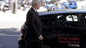 Peinado fixa un acarament de l’assistent de Gómez i qui va signar el seu contracte