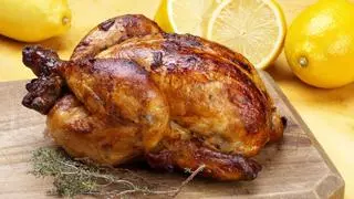 ¿Es recomendable comer el pollo asado con la piel?
