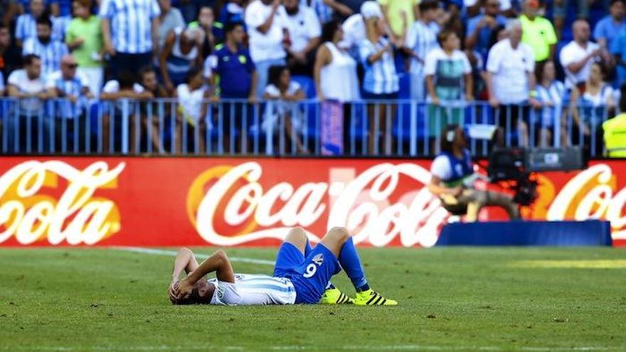 Ignacio Camacho, sobre el césped de La Rosaleda durante un partido.