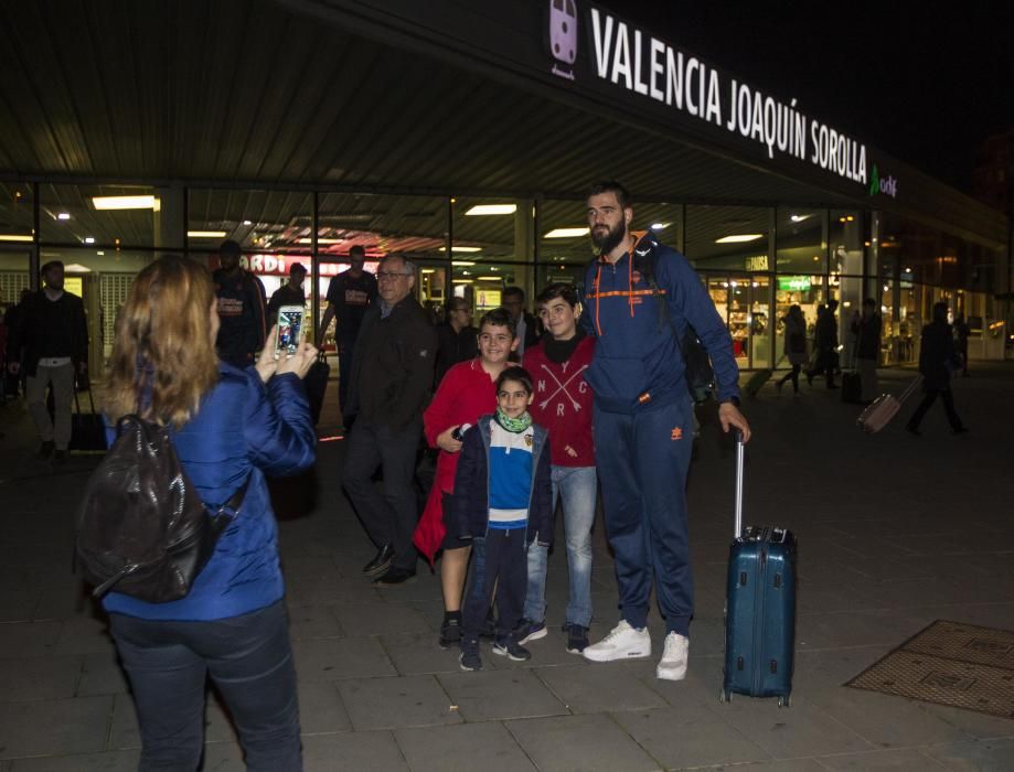 Llegada del Valencia Basket tras Copa del Rey