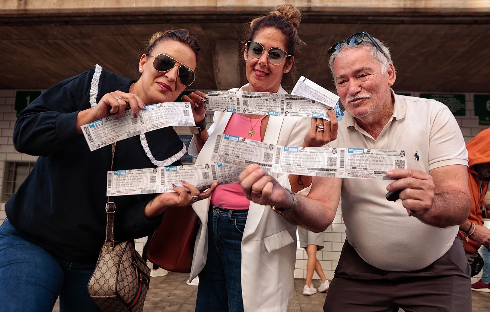 Colas para una entrada del Tenerife - Girona