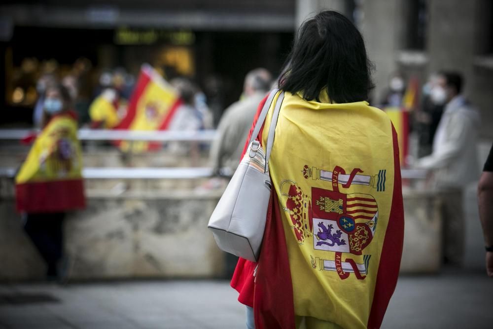 Cacerolada contra el gobierno en la plaza San Miguel, en Oviedo