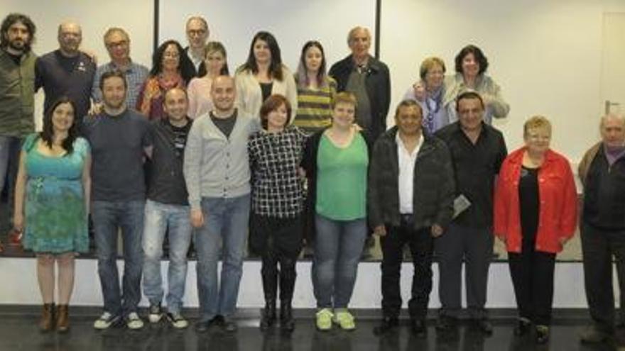 Els integrants de la llista d&#039;Iniciativa que es presenta a les municipals de Manresa; la majoria són cares noves, però també n&#039;hi ha d&#039;històriques