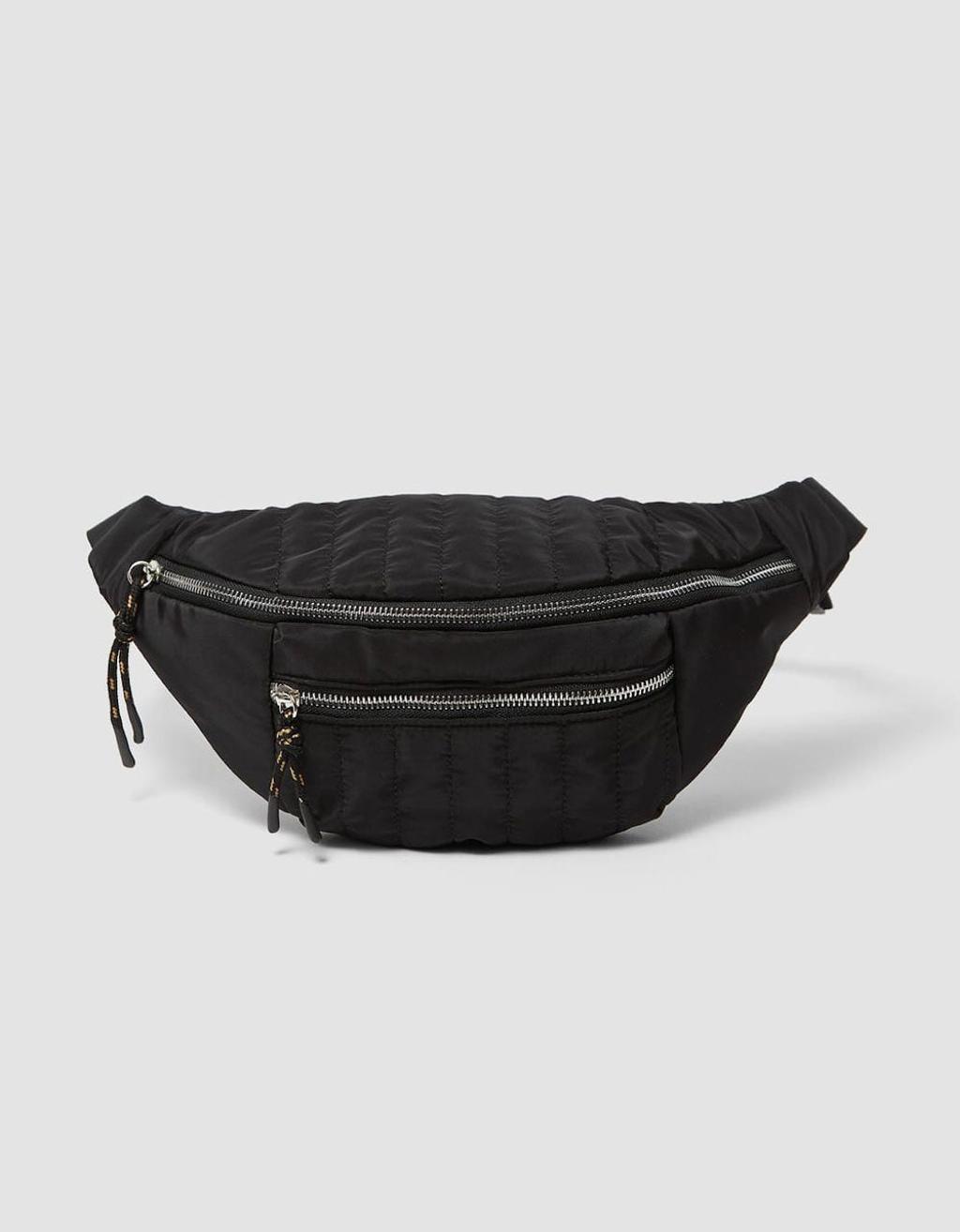 Riñonera de Stradivarius (precio: 12,99 euros)