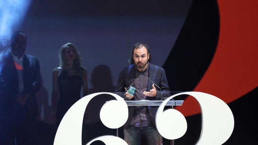 Álvaro Gago, durante su discurso de agradecimiento del premio. // FdV