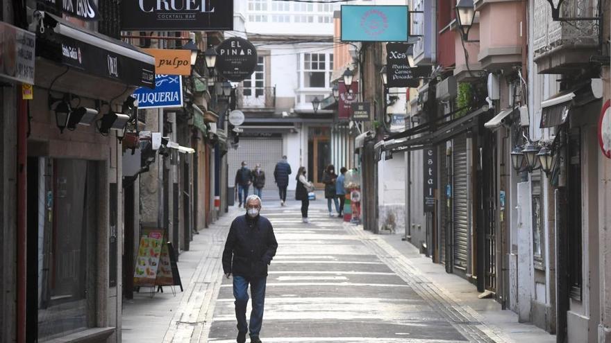 La calle Franxa de A Coruña, poco concurrida con la hostelería cerrada.