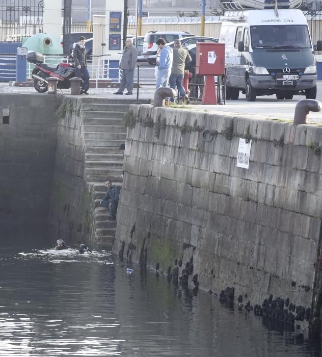 El 091 busca en el mar el cadáver del joven desaparecido en Palexco